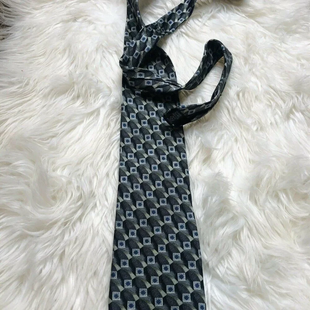 Claiborne Blue Gray‎ Pattern Men's Tie